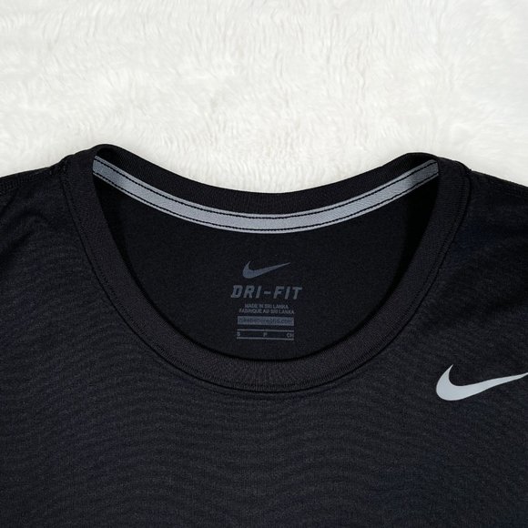 Nike Women’s T-Shirt Dri-Fit Top - Picture 3 of 6